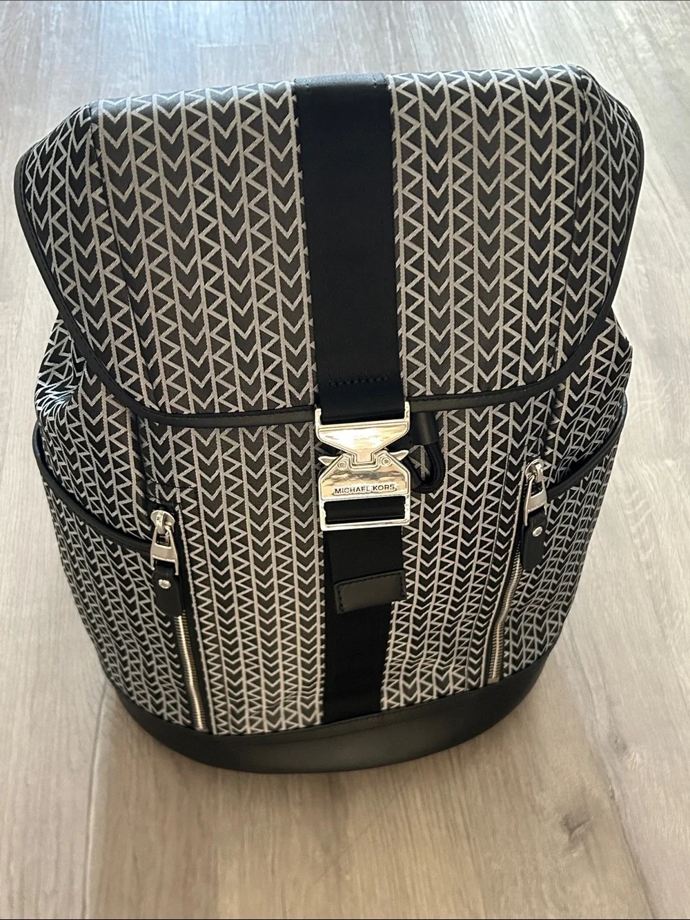 MICHAEL KORS | Men’s Logo Jacquard Aviator Backpack